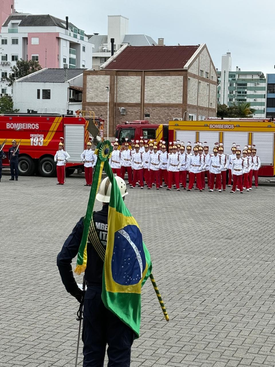 ABVO prestigia entrega de espadins a cadetes do CBMSC no Dia Nacional do Bombeiro