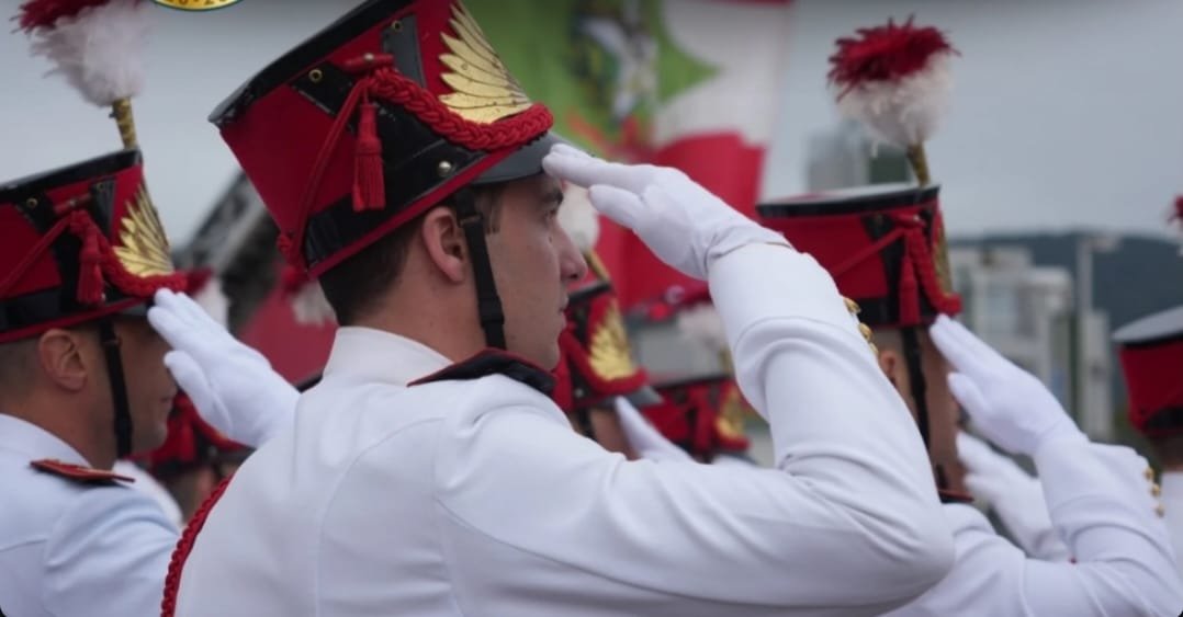 ABVO prestigia entrega de espadins a cadetes do CBMSC no Dia Nacional do Bombeiro