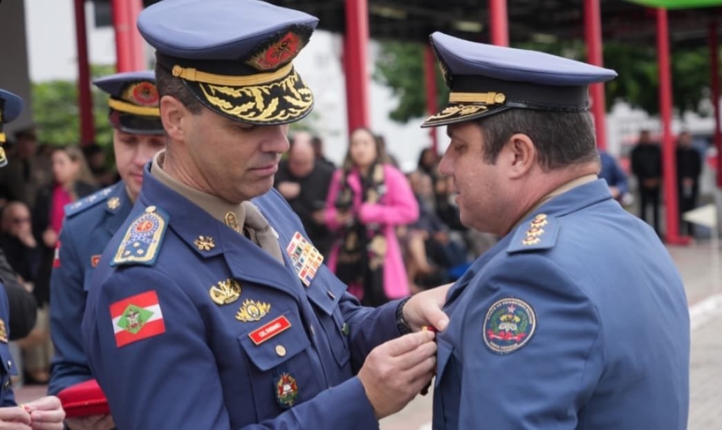 ABVO prestigia entrega de espadins a cadetes do CBMSC no Dia Nacional do Bombeiro