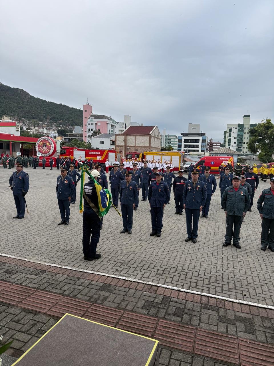 ABVO prestigia entrega de espadins a cadetes do CBMSC no Dia Nacional do Bombeiro
