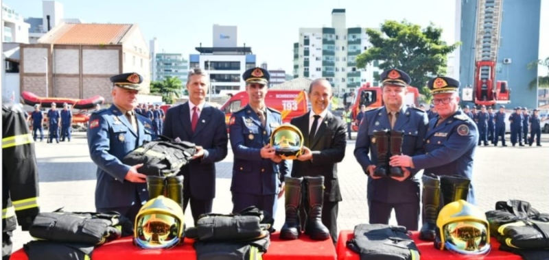 Homenagem aos Heróis: Bombeiros de Santa Catarina Reconhecidos por ...